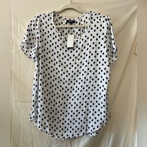 NWT Premise short sleeved top, size L